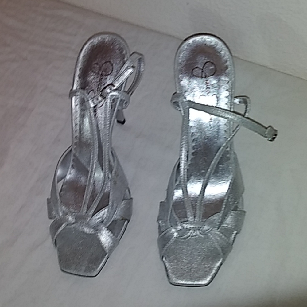 Jessica Simpson silver slingback open toe 8.5B sh